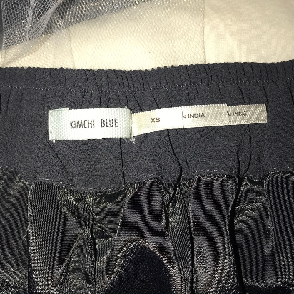 kimchi blue corsage short with beaded floral and scalloped hem, Never worn XS - Picture 2 of 4